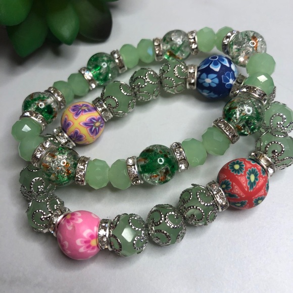 Beautiful Asian Style Beaded Bracelets - Picture 5 of 9